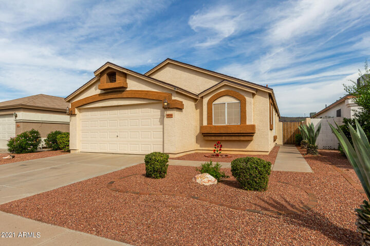 Property Photo:  4030 W Fallen Leaf Lane  AZ 85310 