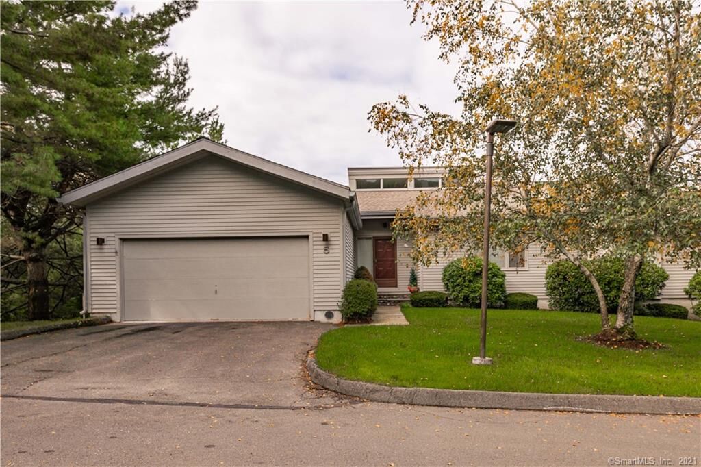 Property Photo: 5 Farmstead Lane 5 CT 06001