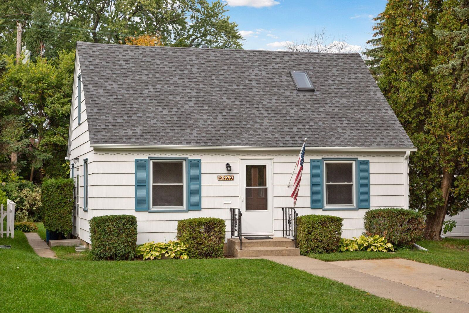 Property Photo:  5544 York Avenue S  MN 55410 