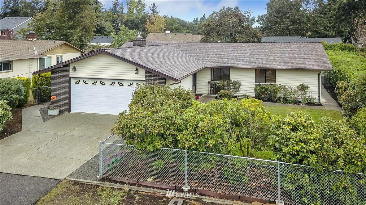 Property Photo: 9809 Wildwood Avenue SW WA 98498