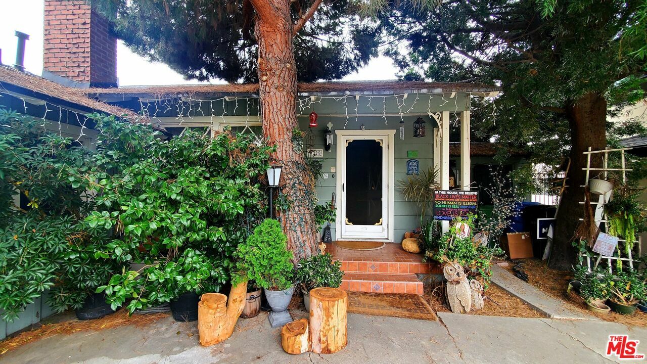 Property Photo:  5025   Fairbanks Way  CA 90230 