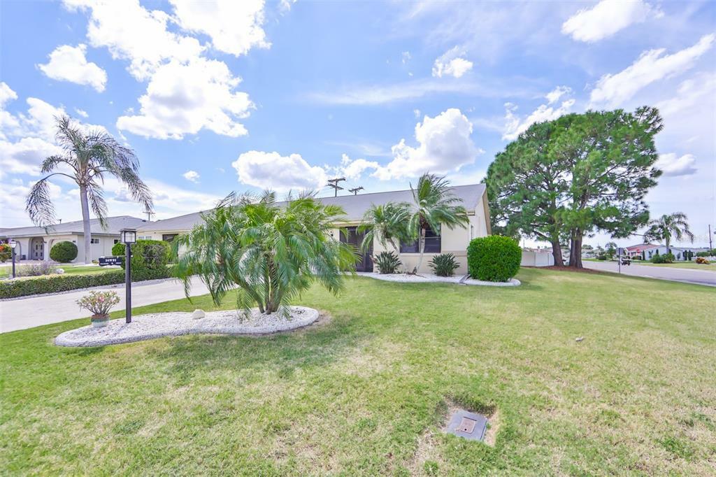 Property Photo:  1616 Dower Way  FL 33573 