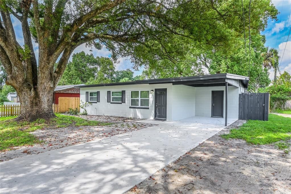 Property Photo:  1024 Sarita Street  FL 32773 