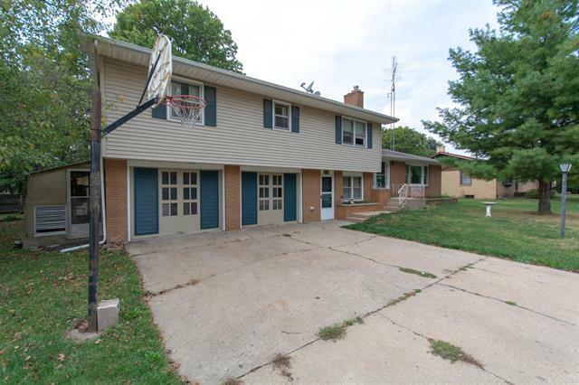 Property Photo:  407 Tracy Avenue  IL 61006 