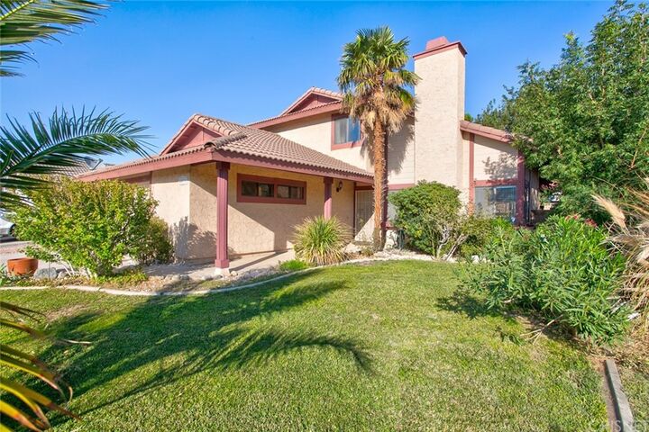 Property Photo: 44016 31st Street W CA 93536