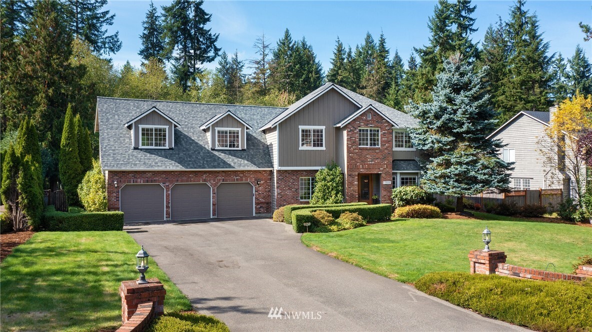 Property Photo: 15025 225th Avenue NE WA 98077