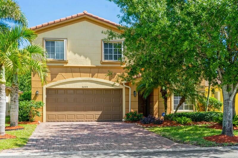 Property Photo: 5459 SE Graham Drive FL 34997
