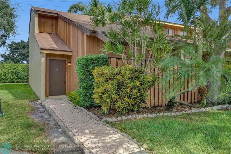Property Photo: 4141 S Pine Island Rd 1 FL 33328