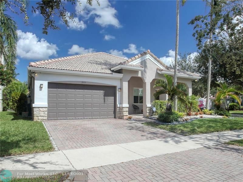 Property Photo: 3909 Hawks Ct FL 33331