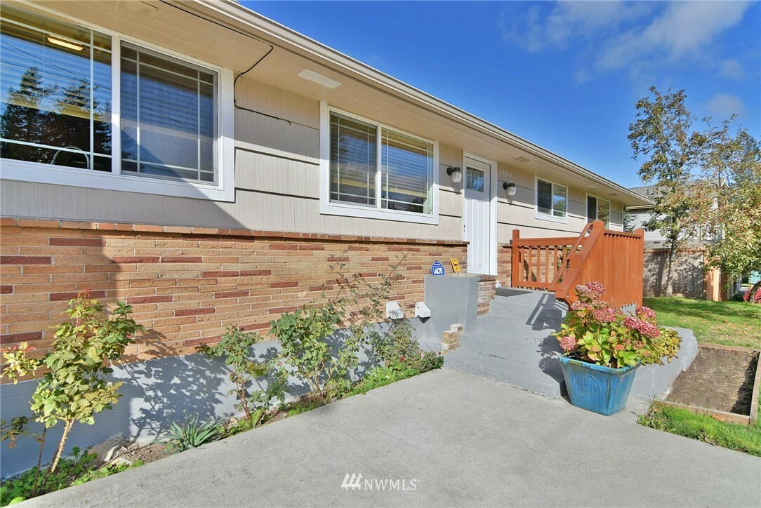 Property Photo:  19814  76th Avenue W  WA 98036 