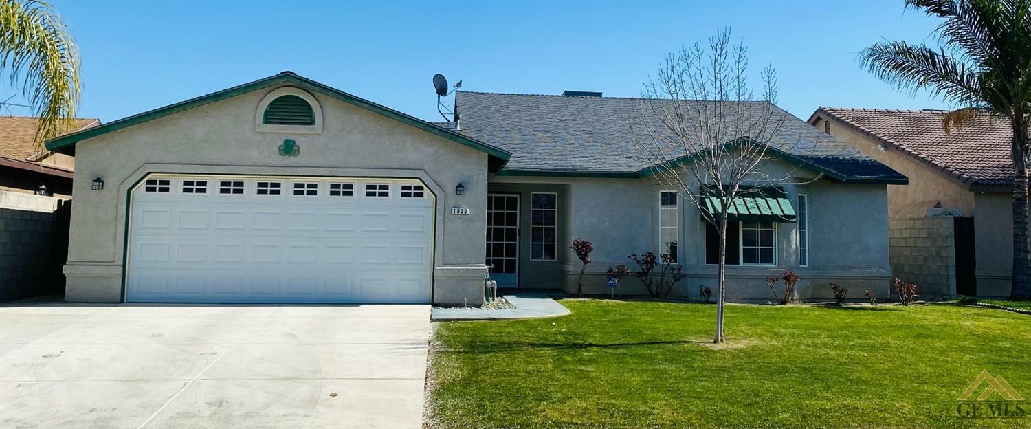 Property Photo:  1930 Shamrock Ct  CA 93280 