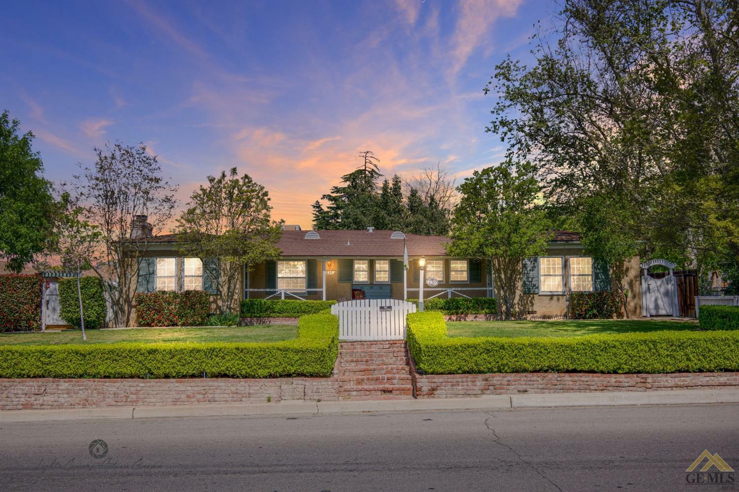 Property Photo:  230 Columbus Street  CA 93305 