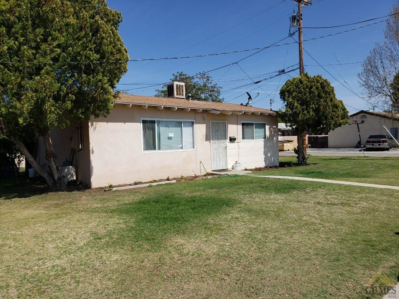 514 Sunset Avenue  Shafter CA 93263 photo
