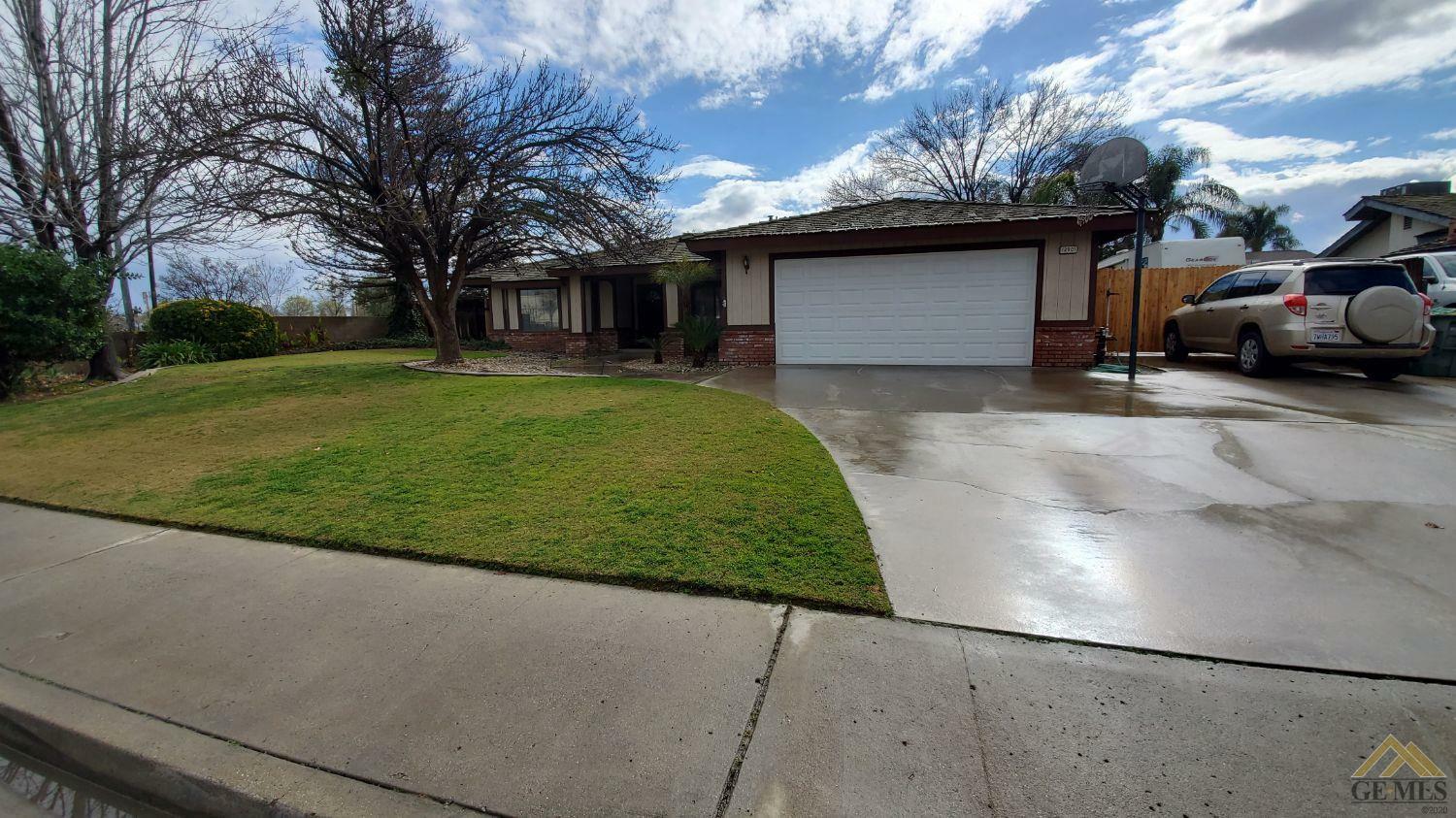 Property Photo:  12901 Lynett Way  CA 93314 