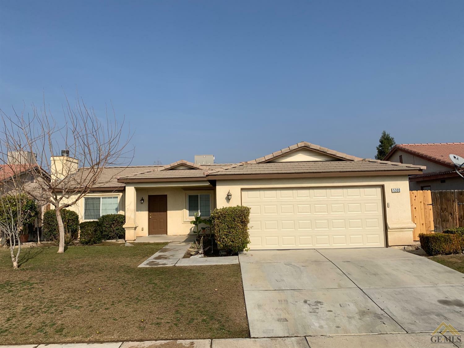 Property Photo:  5300 Mar Grande Drive  CA 93307 