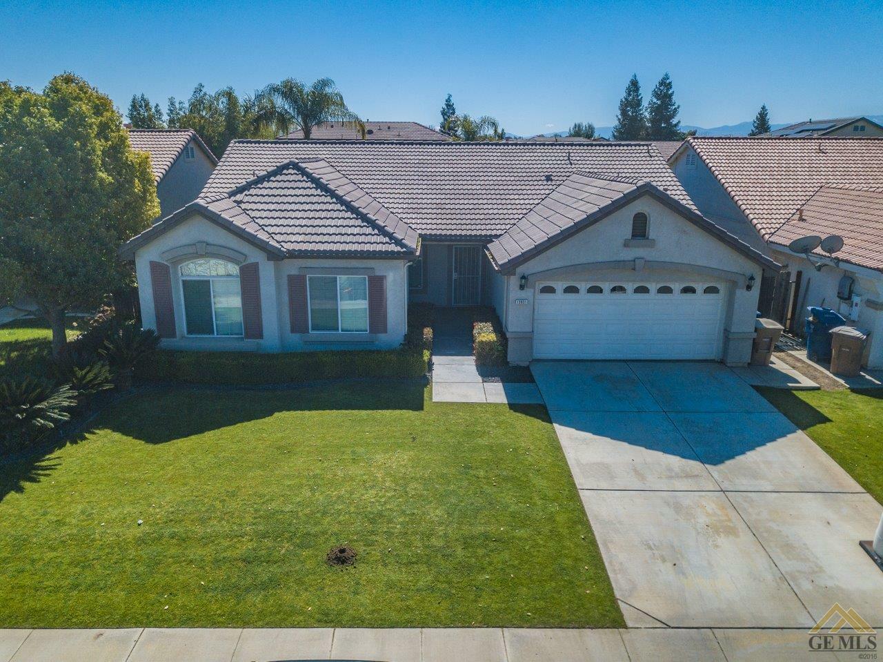 Property Photo:  10931 Vista Del Valle Drive  CA 93311 