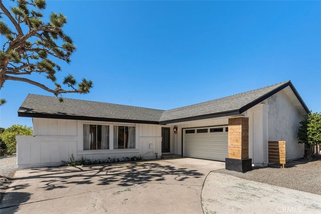 Property Photo: 33915 Calle Borrego CA 92675