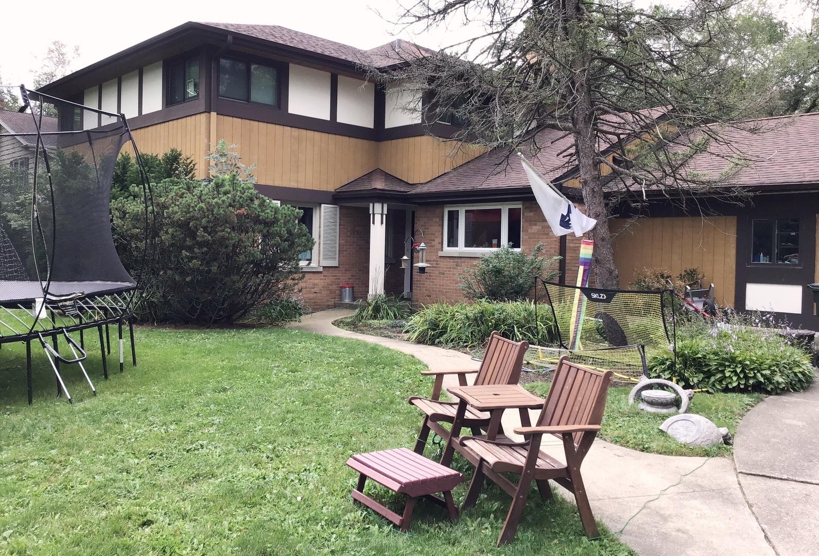 Property Photo: 937 Illinois Road IL 60091