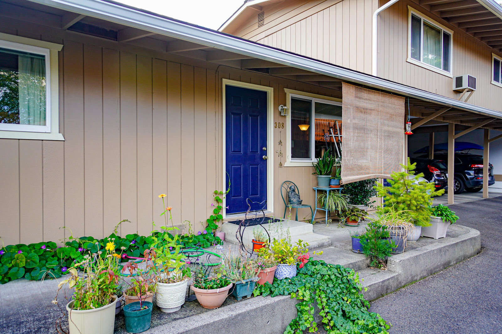 Property Photo: 308-312 Third Street OR 97535