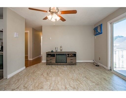 Property Photo:  45 Cottage St 10  MA 01905 