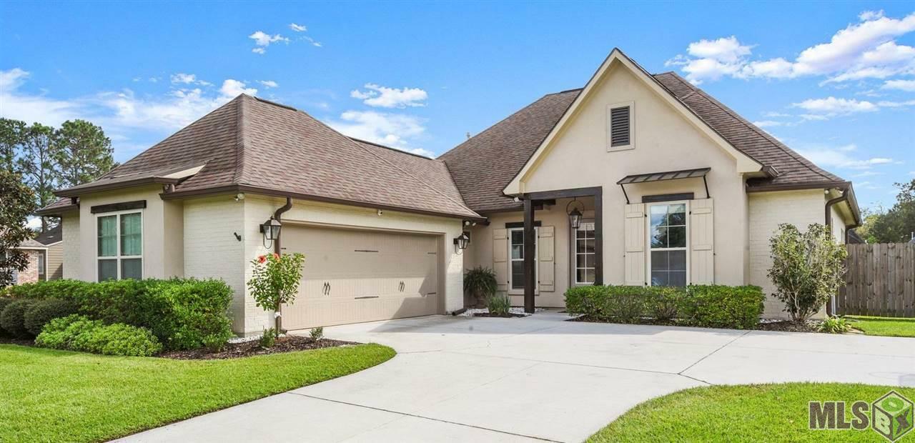 Property Photo: 37491 Amalfi Dr LA 70769