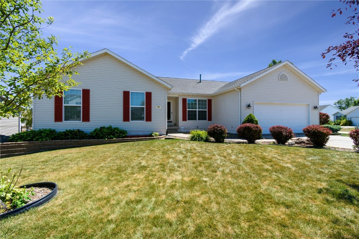 Property Photo: 405 Onyx Avenue IA 52302