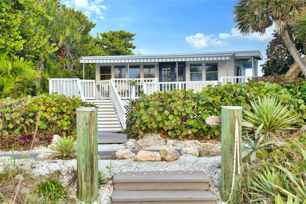 Property Photo:  1300 Casey Key Road  FL 34275 