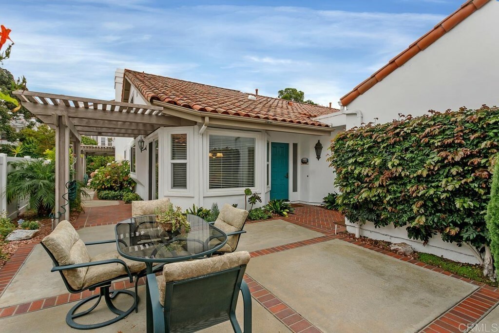 Property Photo: 4162 Rhodes Way CA 92056
