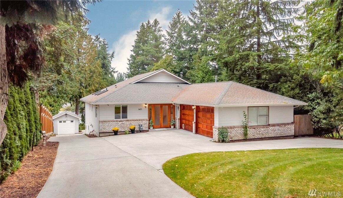 Property Photo:  1421 S Lake Stickney Drive  WA 98087 