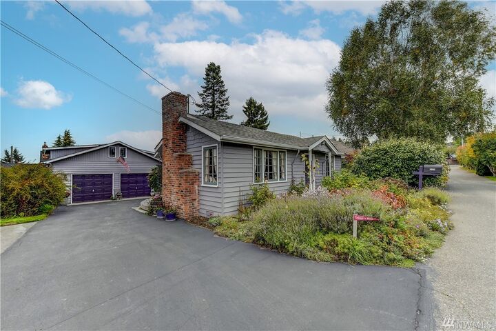 Property Photo:  525 Seamont Lane  WA 98020 