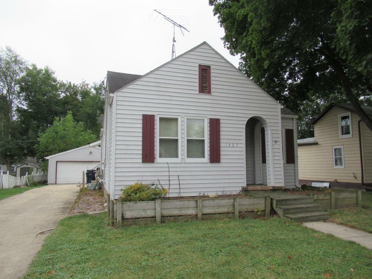 Property Photo:  1327 Barham Ave  WI 53548 