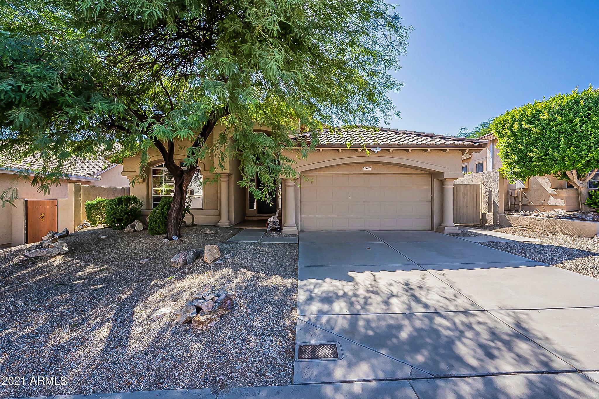 Property Photo:  2419 E Silverwood Drive  AZ 85048 