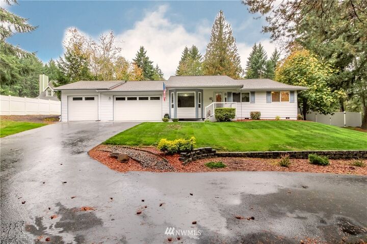 Property Photo:  808  9th Avenue  WA 98333 