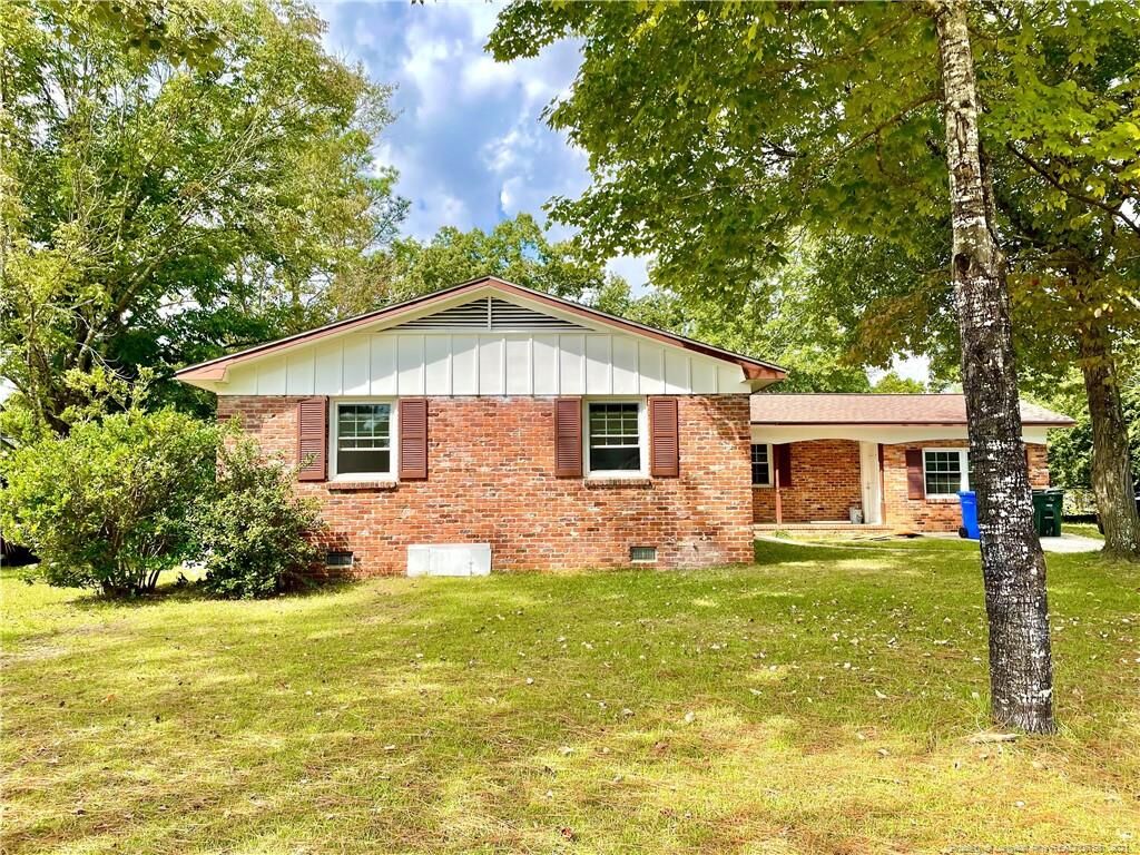 Property Photo:  359 Summer Hill Road  NC 28303 