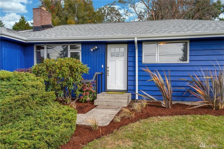 Property Photo:  11840 9th Ave SW  WA 98146 