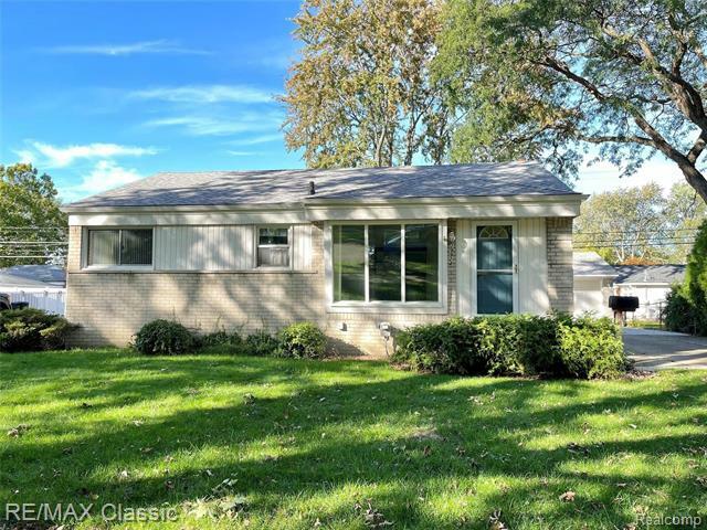 29924 Minton St  Livonia MI 48150 photo