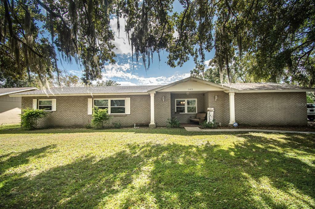 Property Photo:  1411 E Private Drive  FL 33813 