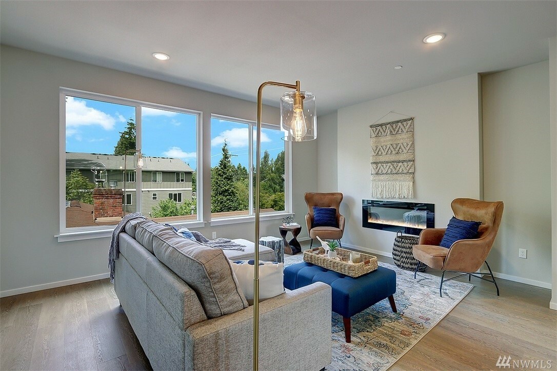 Property Photo: 4702 164th St SW B3 WA 98087