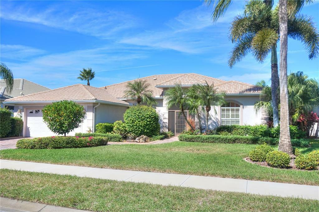 Property Photo: 865 Macaw Circle FL 34285