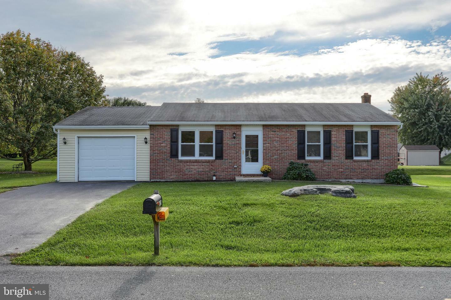 Property Photo:  629 Henry Houck Lane  PA 17042 