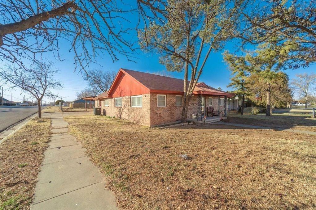 Property Photo:  2206 Date Avenue  TX 79404 