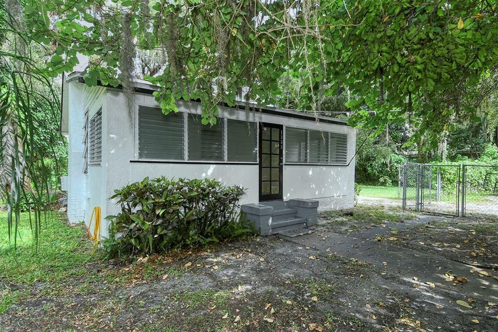 Property Photo:  1333 Myrtle Street  FL 34234 