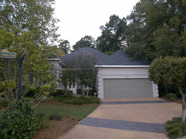 Property Photo:  221 Bayview Drive  MS 39110 