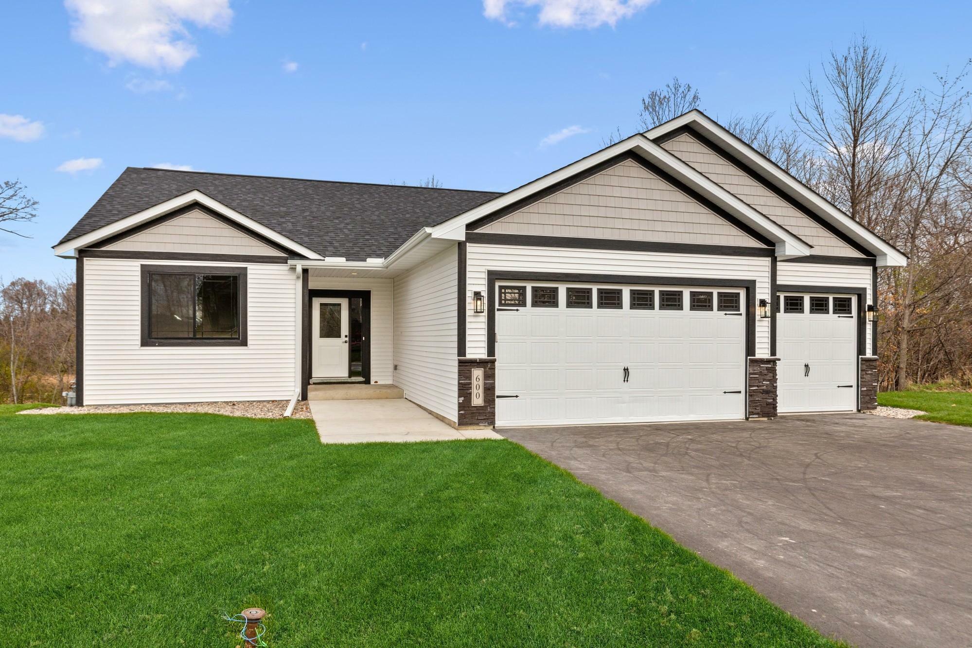 Property Photo:  600 Castle Ridge Road  MN 55388 