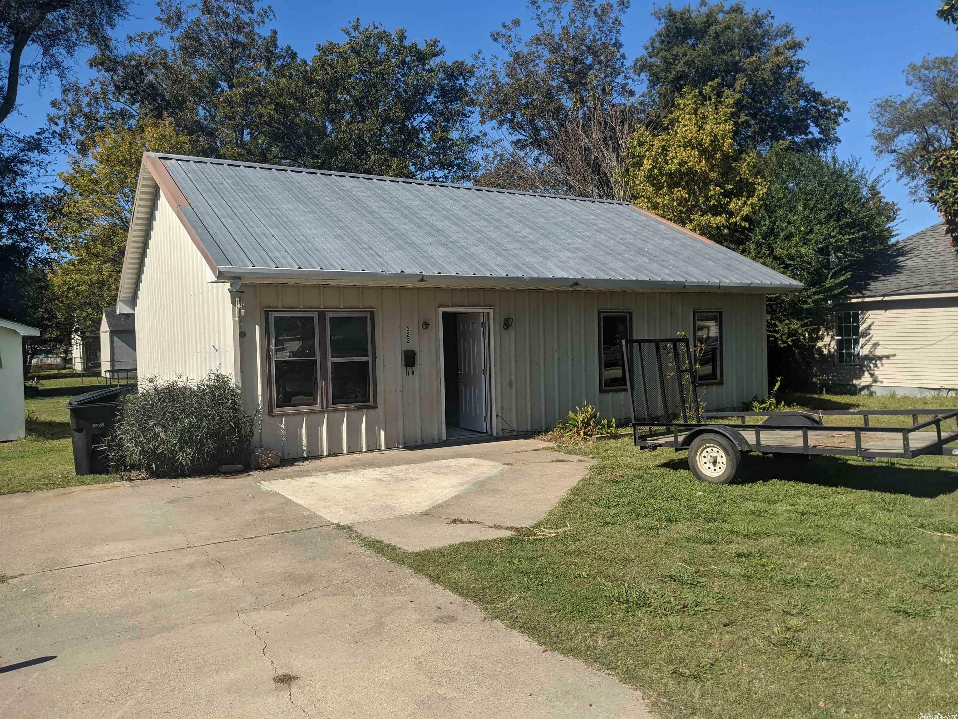 Property Photo:  322 Gum Avenue  AR 72472 