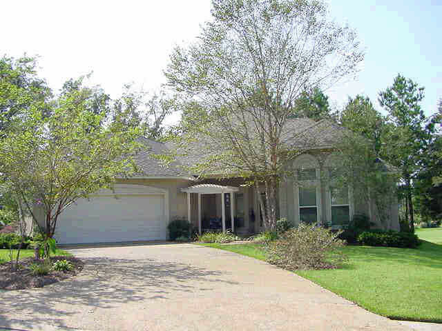 Property Photo:  137 Woodland Hills Boulevard  MS 39110 