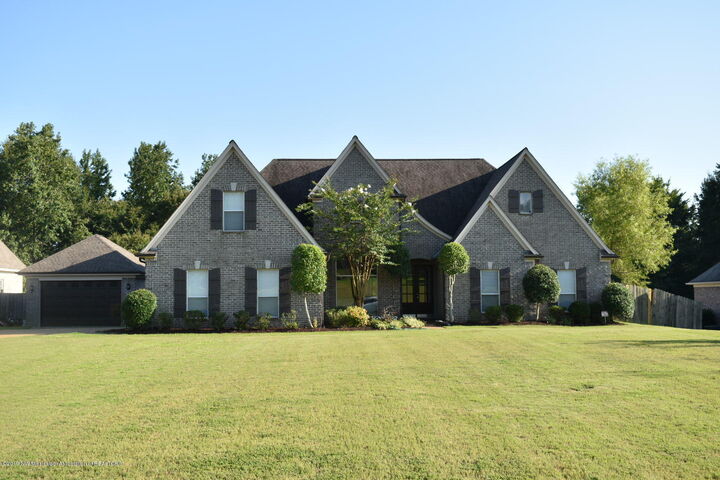 13639 Whispering Pines Drive  Olive Branch MS 38654 photo