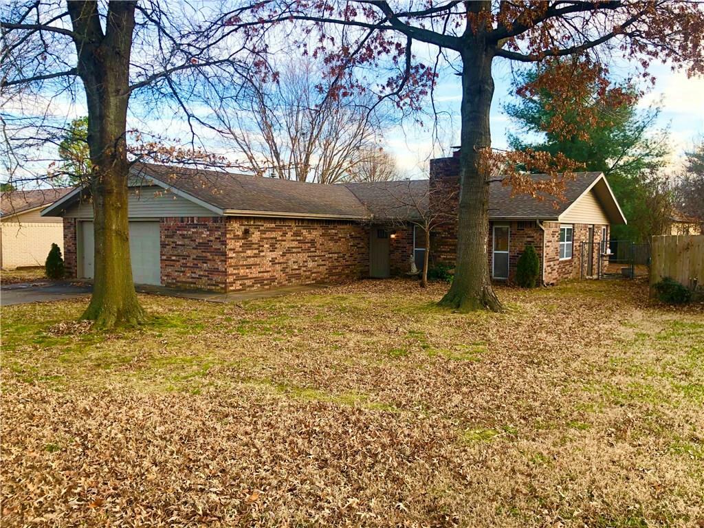 Property Photo:  2918 Richwood Circle  AR 72756 