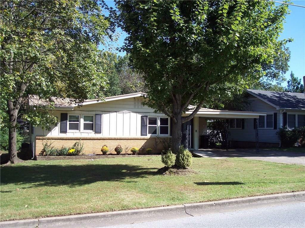 Property Photo:  517 S 13th Street  AR 72756 