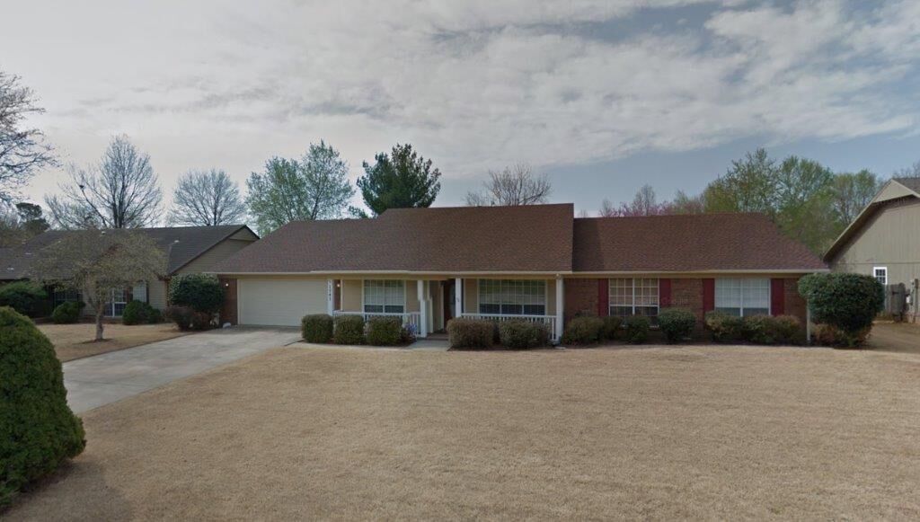 Property Photo: 1741 E Harold Street AR 72703